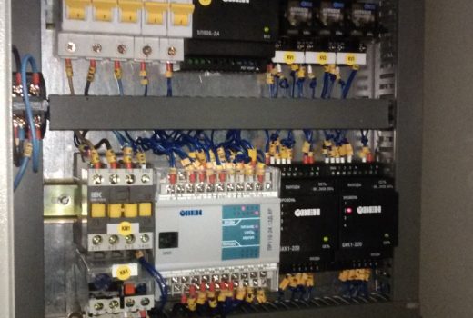 Шкаф управления внутри